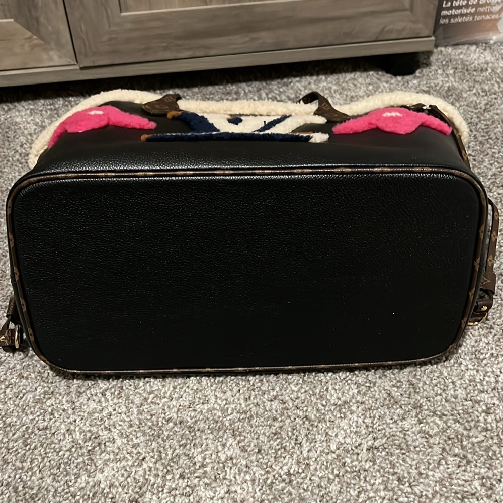 Louis Vuitton Limited Edition Black Leather Monogram Teddy Neverfull MM NM Bag - Picture 9 of 10